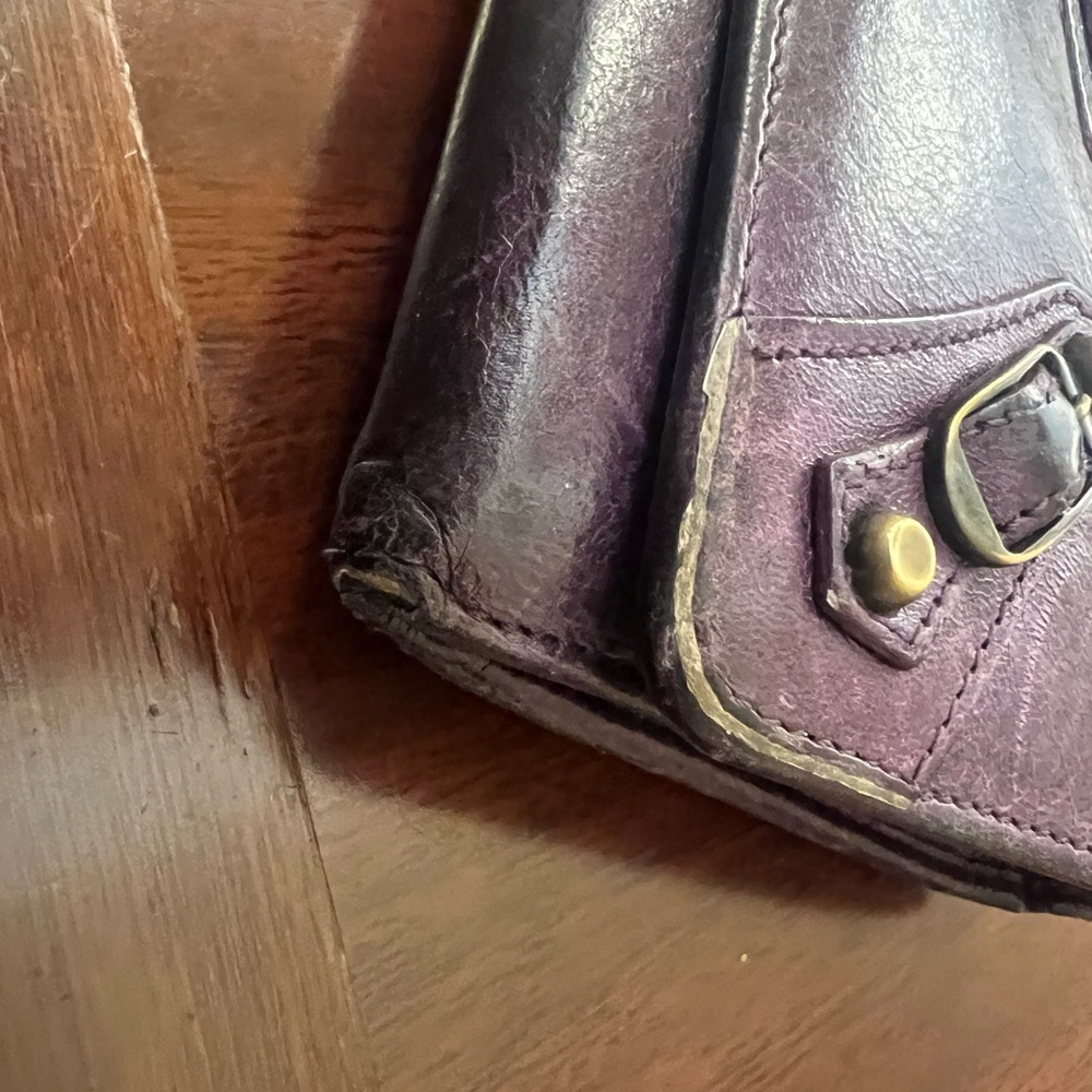 BALENCIAGA Purple Leather Wallet with Gold Accents - Picture 4 of 5